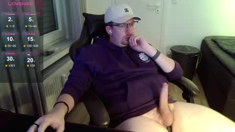 Snapshot of johndor22 chatting on December 2024 08:32:02 PM Jones online show from December 2024 08:32:02 PM