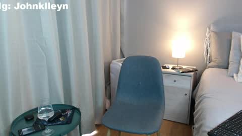Snapshot of johnklleyn chatting on April 2026 07:23:01 PM john online show from April 2026 07:23:01 PM