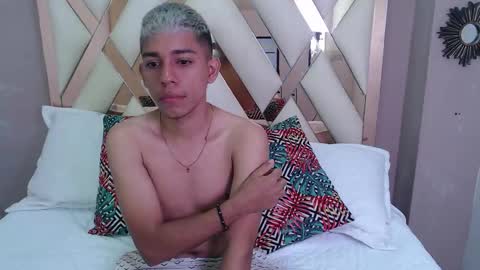 Snapshot of johnn_miller_ chatting on December 2025 07:20:02 PM JOHNN MILLER online show from December 2025 07:20:02 PM