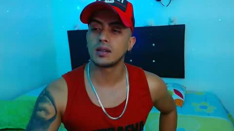Snapshot of johnny_king_cum chatting on February 2025 06:19:02 PM Johnny online show from February 2025 06:19:02 PM