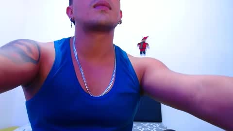 Snapshot of johnny_king_cum chatting on February 2025 07:47:01 PM Johnny online show from February 2025 07:47:01 PM