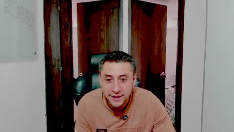 Johnny online show from April 2026 07:44:02 PM