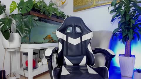 JOHNNY online show from March 2026 02:05:02 AM