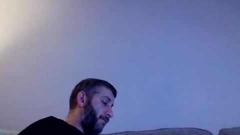 Snapshot of johnnypoly chatting on January 2026 03:33:01 AM bigboy online show from January 2026 03:33:01 AM