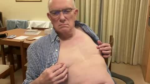 Snapshot of johnsenior41 chatting on January 2025 10:52:02 PM johnsenior41 online show from January 2025 10:52:02 PM