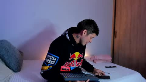 johnycooper08 online show from June 2026 12:55:02 PM