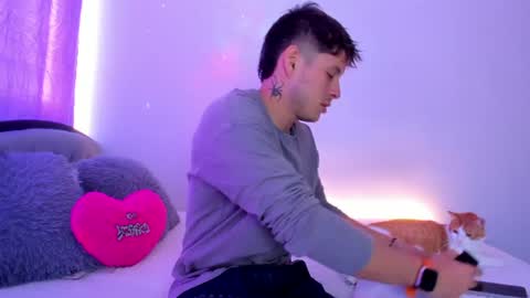 johnycooper08 online show from June 2026 01:46:01 PM