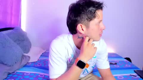 johnycooper08 online show from June 2026 01:56:02 PM