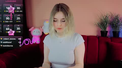 Snapshot of joice_queen chatting on December 2024 12:46:01 AM Paula online show from December 2024 12:46:01 AM