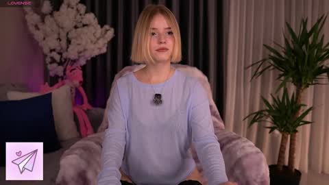 Snapshot of joice_queen chatting on October 2025 12:33:02 AM Paula online show from October 2025 12:33:02 AM