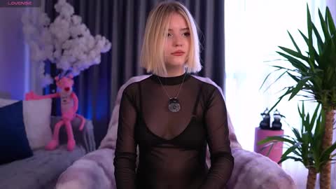 Snapshot of joice_queen chatting on December 2025 08:41:02 AM Paula online show from December 2025 08:41:02 AM