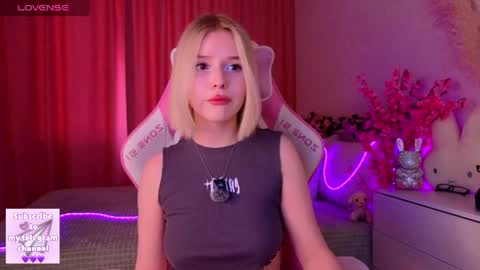 Snapshot of joicequeen chatting on June 2026 01:06:01 AM Paula online show from June 2026 01:06:01 AM