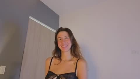 jolie_lov online show from September 2025 01:22:02 PM
