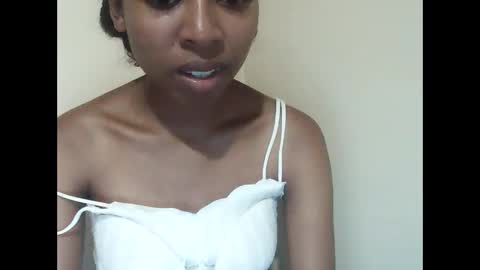 joliekah27 online show from April 2026 11:58:01 AM