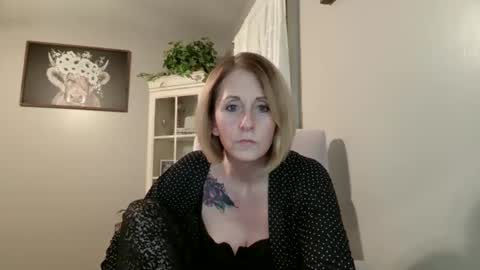 Snapshot of joliexx41 chatting on April 2026 12:59:02 AM Jolie online show from April 2026 12:59:02 AM