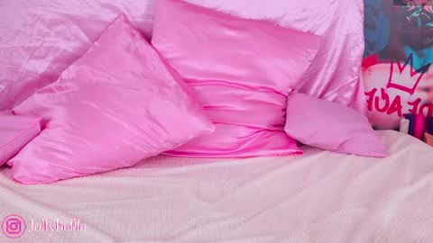 Snapshot of jollly_belle chatting on April 2026 12:52:02 AM Belle online show from April 2026 12:52:02 AM