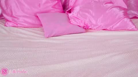 Snapshot of jollly_belle chatting on April 2026 03:06:02 AM Belle online show from April 2026 03:06:02 AM