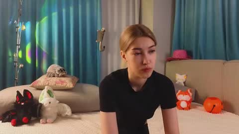 Snapshot of jolyndeb chatting on October 2025 11:05:01 AM Viola online show from October 2025 11:05:01 AM