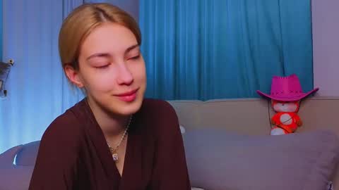 Snapshot of jolyndeb chatting on November 2025 11:10:02 AM Viola online show from November 2025 11:10:02 AM