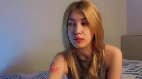 Snapshot of jolyndeb chatting on November 2025 11:01:02 AM Viola online show from November 2025 11:01:02 AM