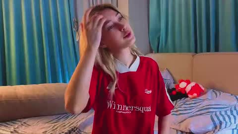 Snapshot of jolyndeb chatting on December 2025 11:30:02 AM Viola online show from December 2025 11:30:02 AM