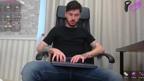 Snapshot of jonahshaw chatting on November 2025 05:28:02 AM JonahShaw online show from November 2025 05:28:02 AM