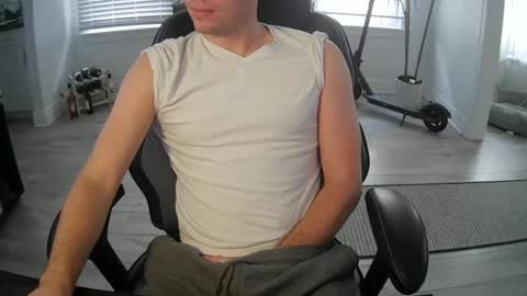 Snapshot of jonaron1121 chatting on December 2024 10:07:02 PM Jon online show from December 2024 10:07:02 PM