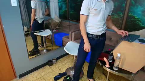 Jonas online show from February 2025 10:37:01 PM