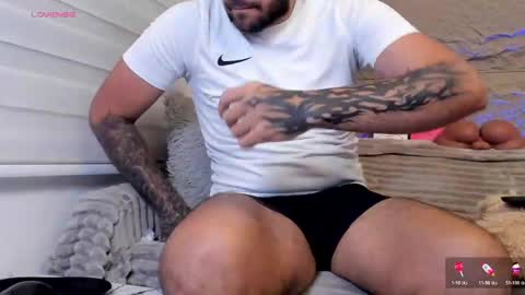 Snapshot of jonathan_rivers chatting on April 2026 11:18:02 AM Jonathan RiversNew online show from April 2026 11:18:02 AM