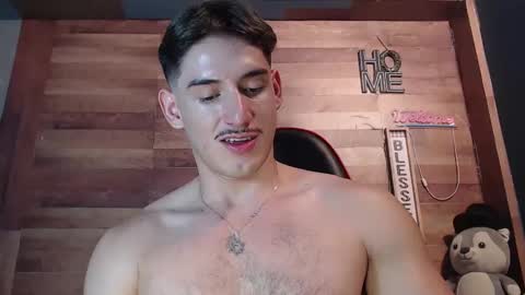 jonathancast08 online show from November 2025 06:40:01 PM