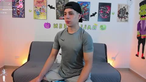 Instagram jonathanfit14 online show from October 2025 10:37:01 PM