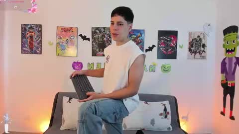 Instagram jonathanfit14 online show from October 2025 07:42:02 PM