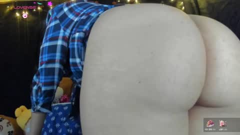 Snapshot of jonathanrwick chatting on January 2025 04:47:01 AM Janna online show from January 2025 04:47:01 AM