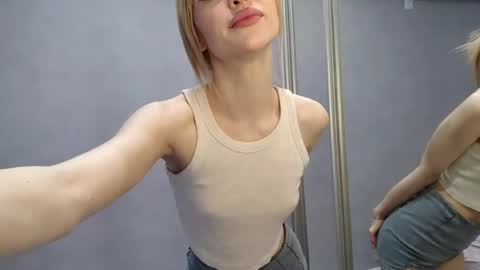 Snapshot of jongklaers chatting on April 2026 12:58:01 PM Cassandra online show from April 2026 12:58:01 PM