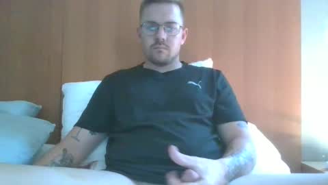 Snapshot of jonoy1995 chatting on December 2024 04:12:02 AM jonoy1995 online show from December 2024 04:12:02 AM