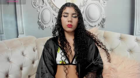 Snapshot of joselyn_sexy_ chatting on January 2025 01:33:01 AM Katalina online show from January 2025 01:33:01 AM