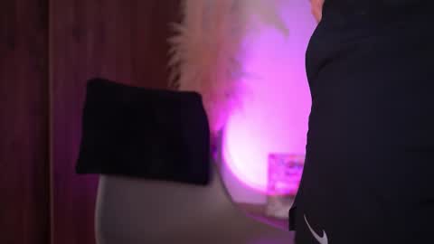 Josep online show from December 2025 11:00:01 PM