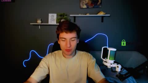 joseph_bear_ online show from October 2025 08:09:02 PM