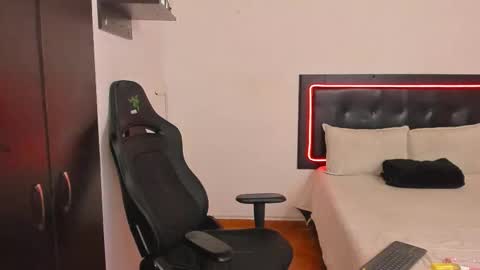 joseph palacios online show from November 2025 04:15:02 AM