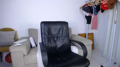 josezaens_ online show from November 2025 09:59:01 PM