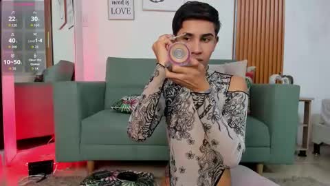 Joshua Sanz  online show from October 2025 03:38:01 AM