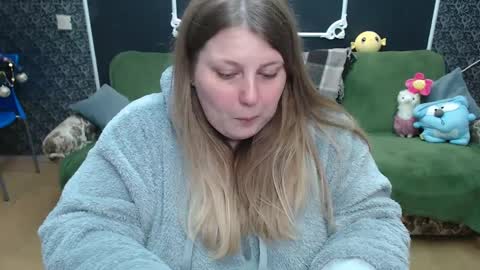 josiesun771 online show from February 2025 05:04:02 PM