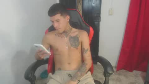 josue_linares online show from November 2025 03:41:01 AM