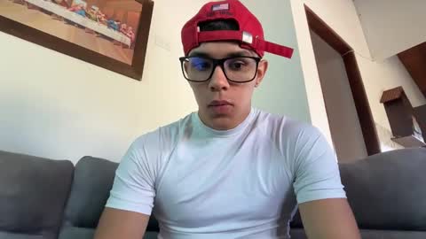 Im Jouliano online show from November 2025 08:40:02 PM