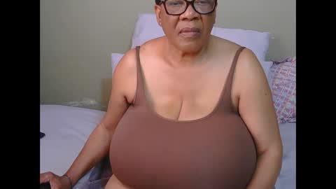 Snapshot of joycemando chatting on June 2026 09:00:02 AM DairyQueen online show from June 2026 09:00:02 AM
