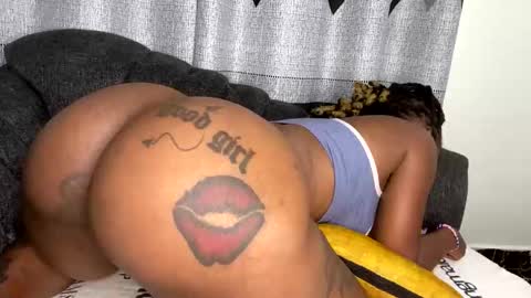 Snapshot of joyslim1 chatting on March 2026 04:08:02 AM Butterflyass online show from March 2026 04:08:02 AM