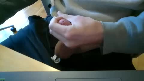 jpguy1989 online show from December 2024 06:34:01 PM