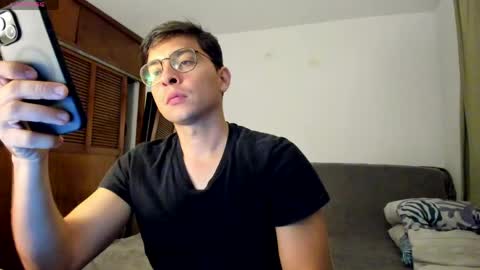 Snapshot of jriizh chatting on June 2026 04:27:01 AM Cristian- tellme Criis online show from June 2026 04:27:01 AM