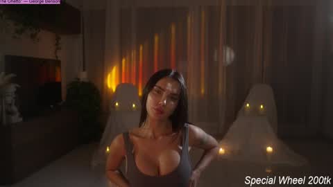 Jennifer Diaz online show from November 2025 07:12:01 PM