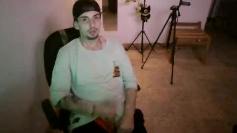 Snapshot of juan235665 chatting on June 2026 05:53:02 AM juan235665 online show from June 2026 05:53:02 AM